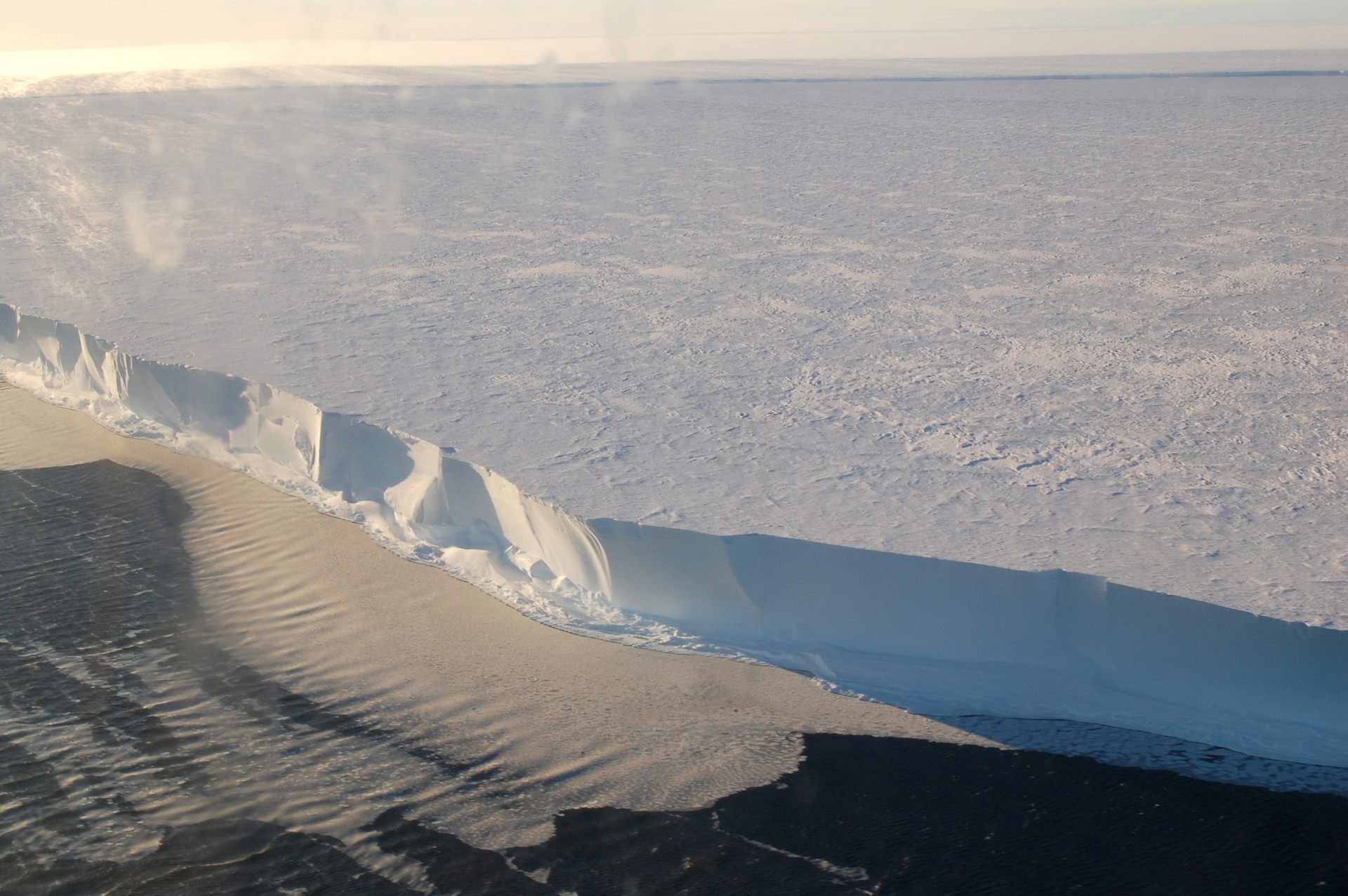 Cientistas começam a desvendar detalhes sobre derretimento da Antártica