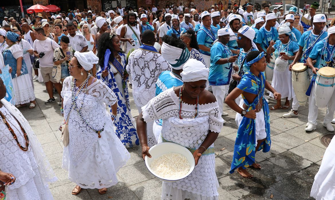 Festa para Iemanjá celebra e fortalece religiosidade afrobrasileira