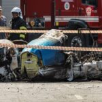 Aeronave colidiu em árvore antes de atingir ônibus em São Paulo