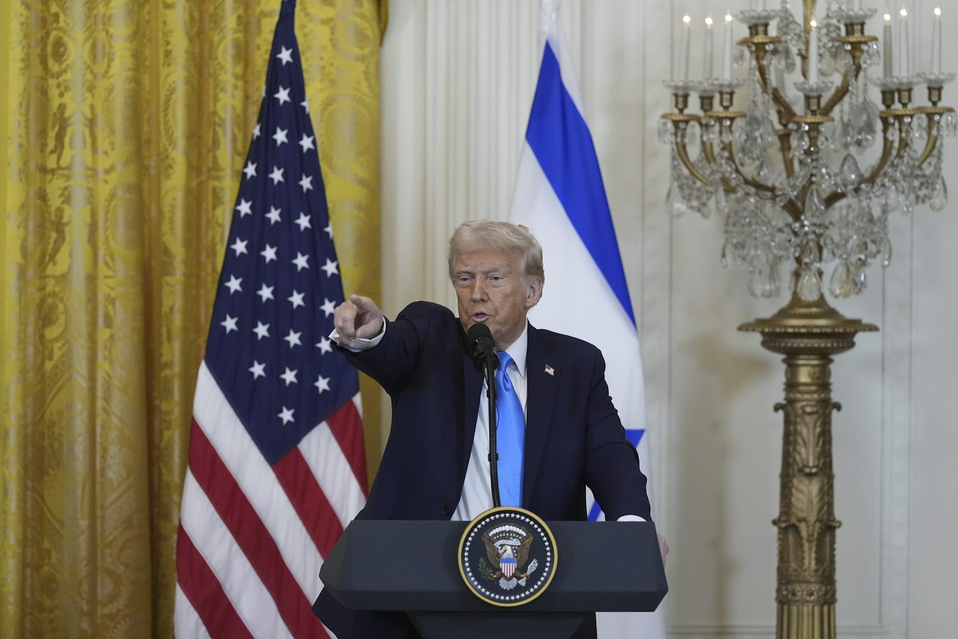 Trump quer que os EUA assumam o controle de Gaza e realojem a população. Isso é legal?