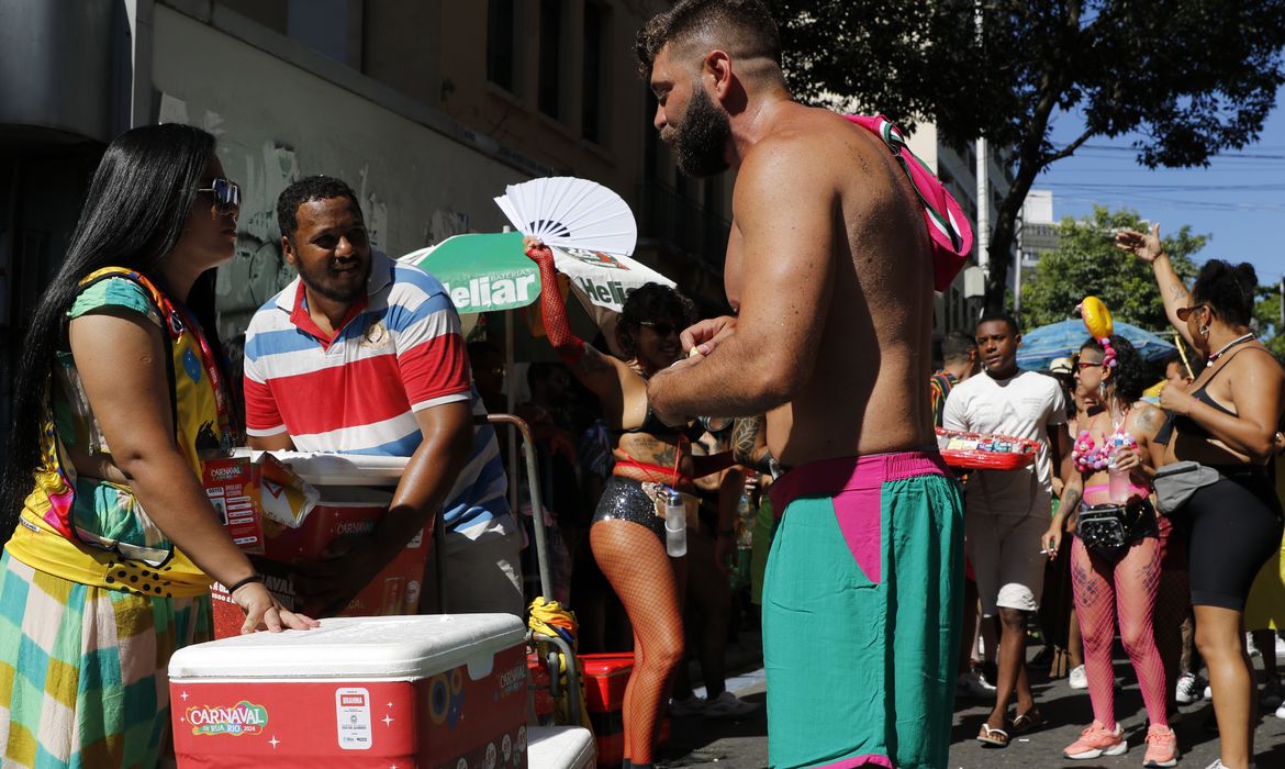 Ambulantes terão “creche” para deixar os filhos no carnaval do Rio