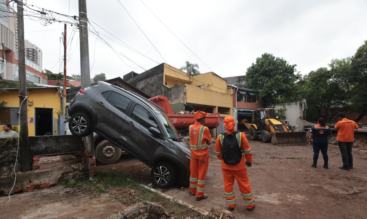 SP: municípios mais atingidos por chuvas discutem planos de drenagem