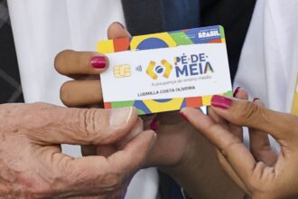 pe-de-meia:-confira-calendario-de-pagamento-de-2025