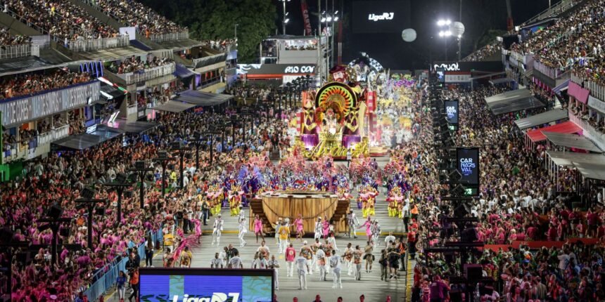 oito-escolas-fecham-serie-ouro-no-sambodromo-do-rio