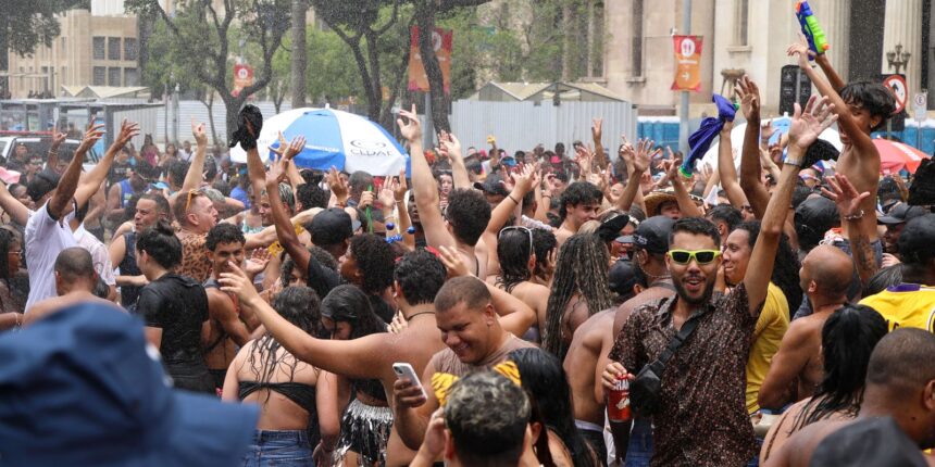 carnaval-2025:-confira-a-programacao-de-blocos-nesta-terca-no-rio