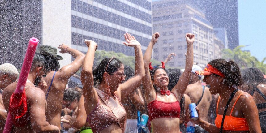 dezenas-de-blocos-de-rua-se-apresentam-neste-final-de-semana-no-rio