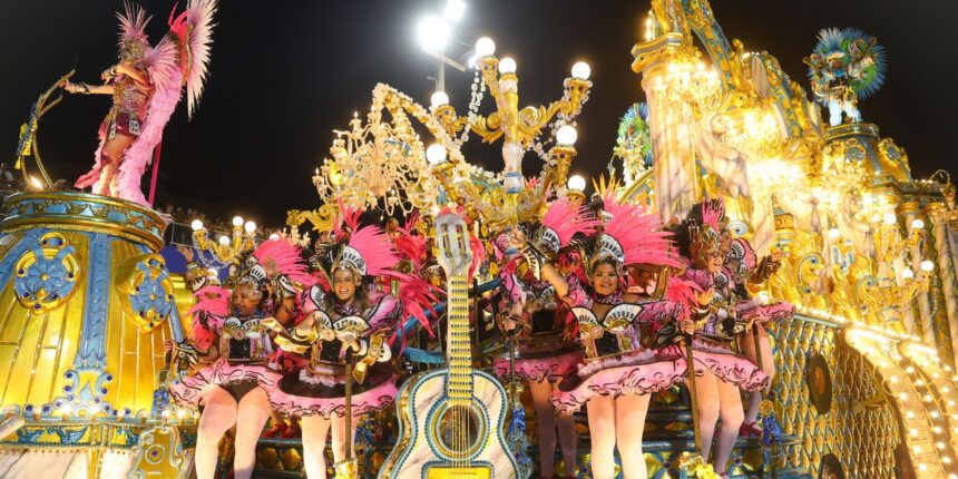 seis-escolas-voltam-hoje-ao-sambodromo-do-rio-para-desfile-das-campeas