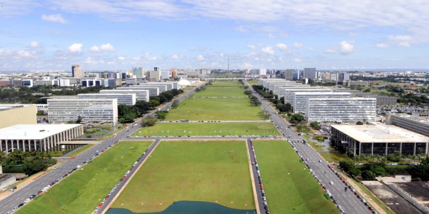 participacao-da-mulher-no-funcionalismo-publico-federal-sobe-para-45%