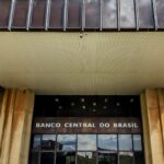 juros-medios-cobrados-pelos-bancos-chegam-a-42,3%-ao-ano-em-janeiro