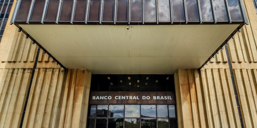 juros-medios-cobrados-pelos-bancos-chegam-a-42,3%-ao-ano-em-janeiro