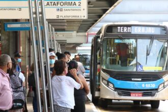 setor-de-servicos-recua-0,2%-em-janeiro,-influenciado-por-transportes