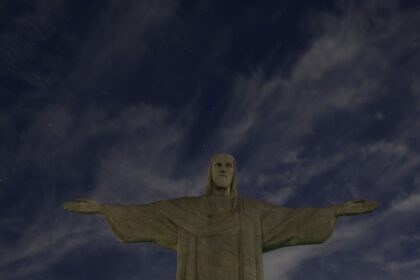 cristo-redentor-sera-iluminado-de-roxo-para-alertas-sobre-obesidade