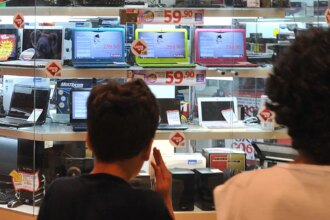 apos-nova-alta-de-juros,-mercado-reduz-previsao-para-o-pib-e-inflacao