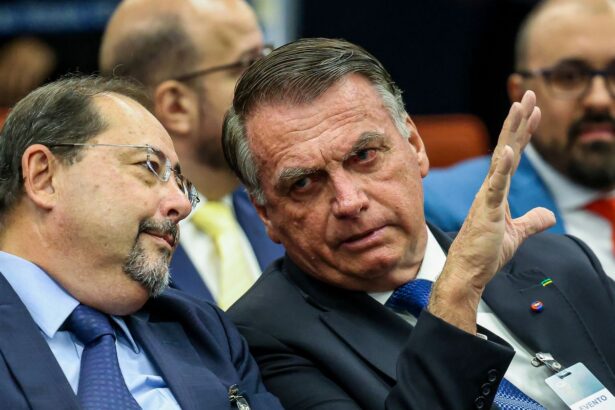 bolsonaro-chega-ao-stf-para-ver-julgamento-sobre-tentativa-de-golpe