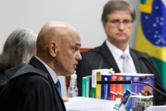 moraes-le-relatorio-e-pgr-reforca-que-bolsonaro-buscou-manter-poder