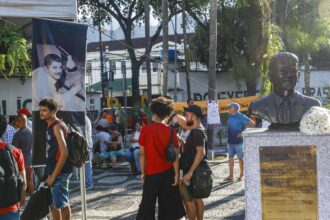 ato-no-rio-homenageia-memoria-de-rubens-paiva-e-torturados-politicos