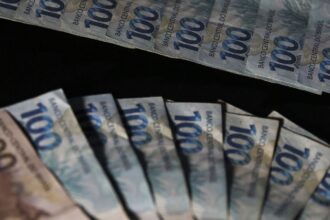 divida-publica-sobe-3,3%-em-fevereiro-e-aproxima-se-de-r$-7,5-trilhoes
