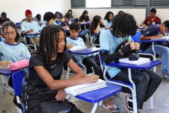 estudantes-nascidos-em-maio-e-junho recebem-1a-parcela-do-pe-de-meia