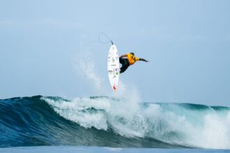 seis-brasileiros-vao-para-a-3a-fase-do-mundial-de-surfe-em-el-salvador