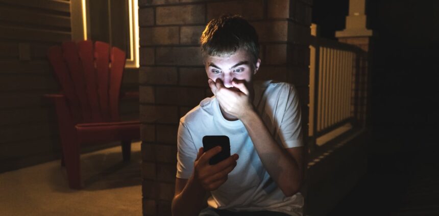 o-envio-de-mensagens-eroticas-sexuais,-ou-‘sexting’,-e-seu-impacto-entre-os-adolescentes