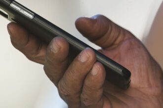 anatel:-nove-em-cada-dez-brasileiros-tem-acesso-a-telefone-celular