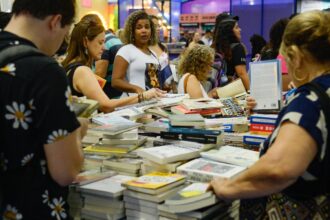 capital-mundial-do-livro,-rio-recebera-acervo-selecionado-pela-cplp