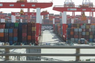 eua-vao-taxar-produtos-da-china-em-104%-a-partir-desta-quarta