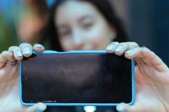 celular-seguro-comeca-a-emitir-alerta-de-bloqueio-de-aparelhos