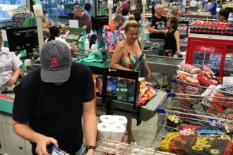 precos-dos-alimentos-cairao-mais-nas-proximas-semanas,-diz-ministro
