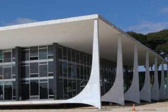 maioria-do-stf-nega-recursos-de-deputados-do-pl-que-viraram-reus