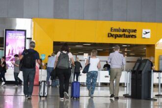 deputadas-denunciam-racismo-em-revista-no-aeroporto-de-guarulhos