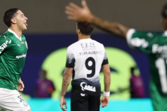 em-noite-de-uruguaios,-palmeiras-vence-classico-com-corinthians