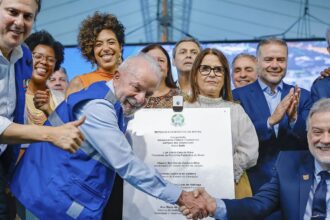 lula-inaugura-predios-da-uff-e-anuncia-edital-para-cursinhos-populares