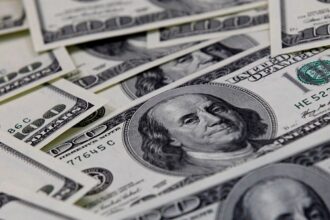 dolar-cai-para-r$-5,85-apos-trump-isentar-produtos-eletronicos