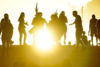 pm-e-indigenas-entram-em-confronto-em-area-nobre-de-brasilia