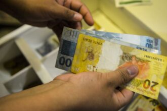 governo-propoe-salario-minimo-de-r$-1.630-em-2026