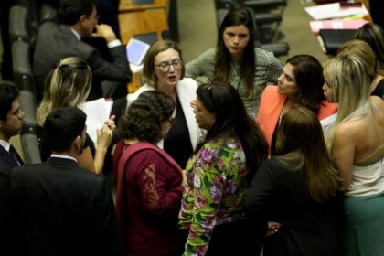 mudanca-no-codigo-eleitoral-reduz-participacao-feminina,-diz-oxfam