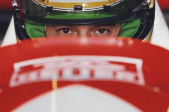 time-portugues-estoril-usara-uniforme-inspirado-em-ayrton-senna
