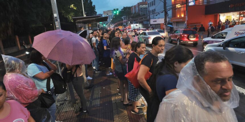 chuva-de-sabado-em-cidades-paulistas-supera-o-previsto-para-todo-o-mes