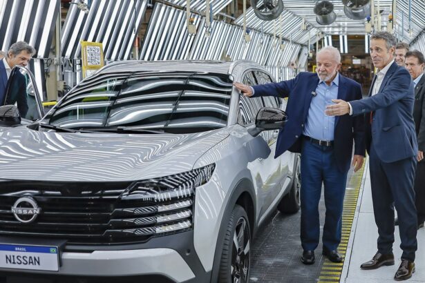 em-fabrica-de-carro,-lula-destaca-aumento-de-investimentos-industriais
