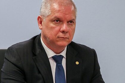 lula-determina-demissao-do-presidente-do-inss