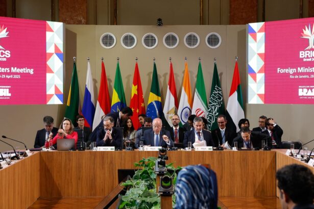brasil-abre-evento-do-brics-pedindo-fim-de-guerras-e-de-tensoes
