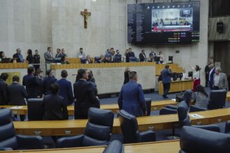 camara-de-sao-paulo-aprova-reajuste-escalonado-de-5,2%-a-servidores