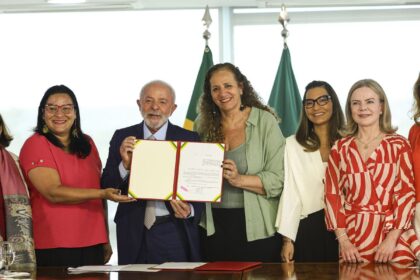 lula-sanciona-leis-para-protecao-de-direitos-das-mulheres