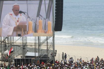 francisco-deixa-legado-inacabado:-reconstruir-a-igreja-a-partir-da-humildade-e-da-justica-social