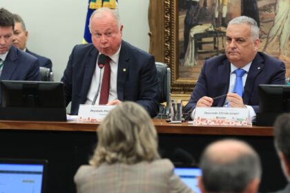 ccj-analisa-suspensao-de-acao-contra-bolsonaro-e-ramagem-no-stf