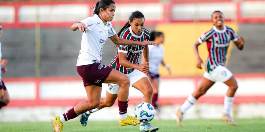 em-jogo-transmitido-pela-tv-brasil,-ferroviaria-e-flu-ficam-no-1-a-1