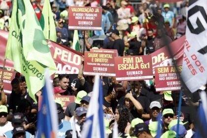 ato-em-sp-une-centrais-sindicais-e-governo-pelo-fim-da-escala-6×1
