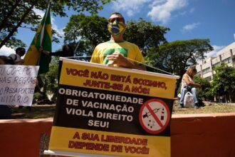 as-comunidades-conspiracionistas-que-lucram-com-o-movimento-antivacina-–-podcast-em-ingles
