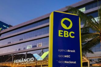 hoje-e-dia-destaca-a-criacao-da-agencia-brasil-e-da-radio-mec-fm